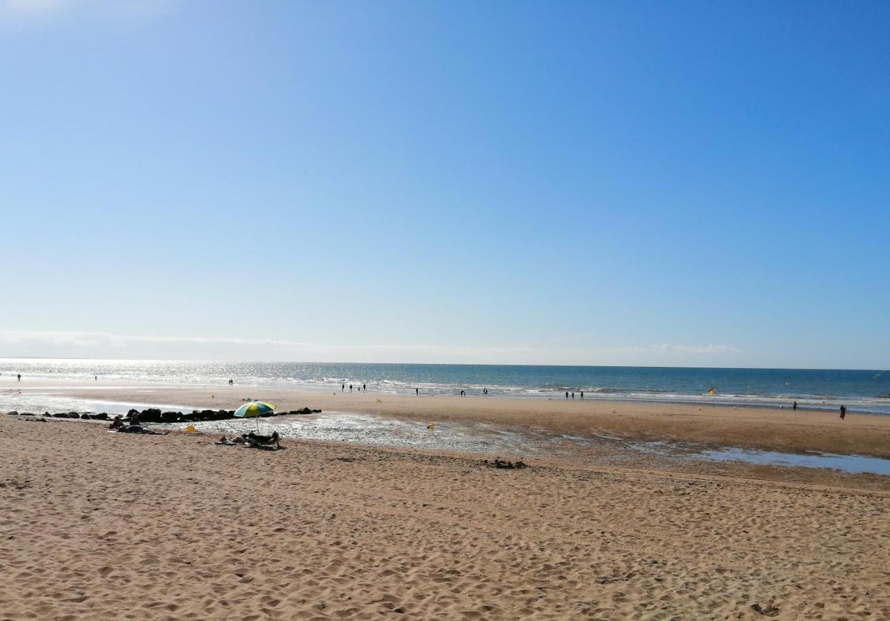 Appartement 2 pièces entièrement rénové Villers-sur-Mer Esterno foto