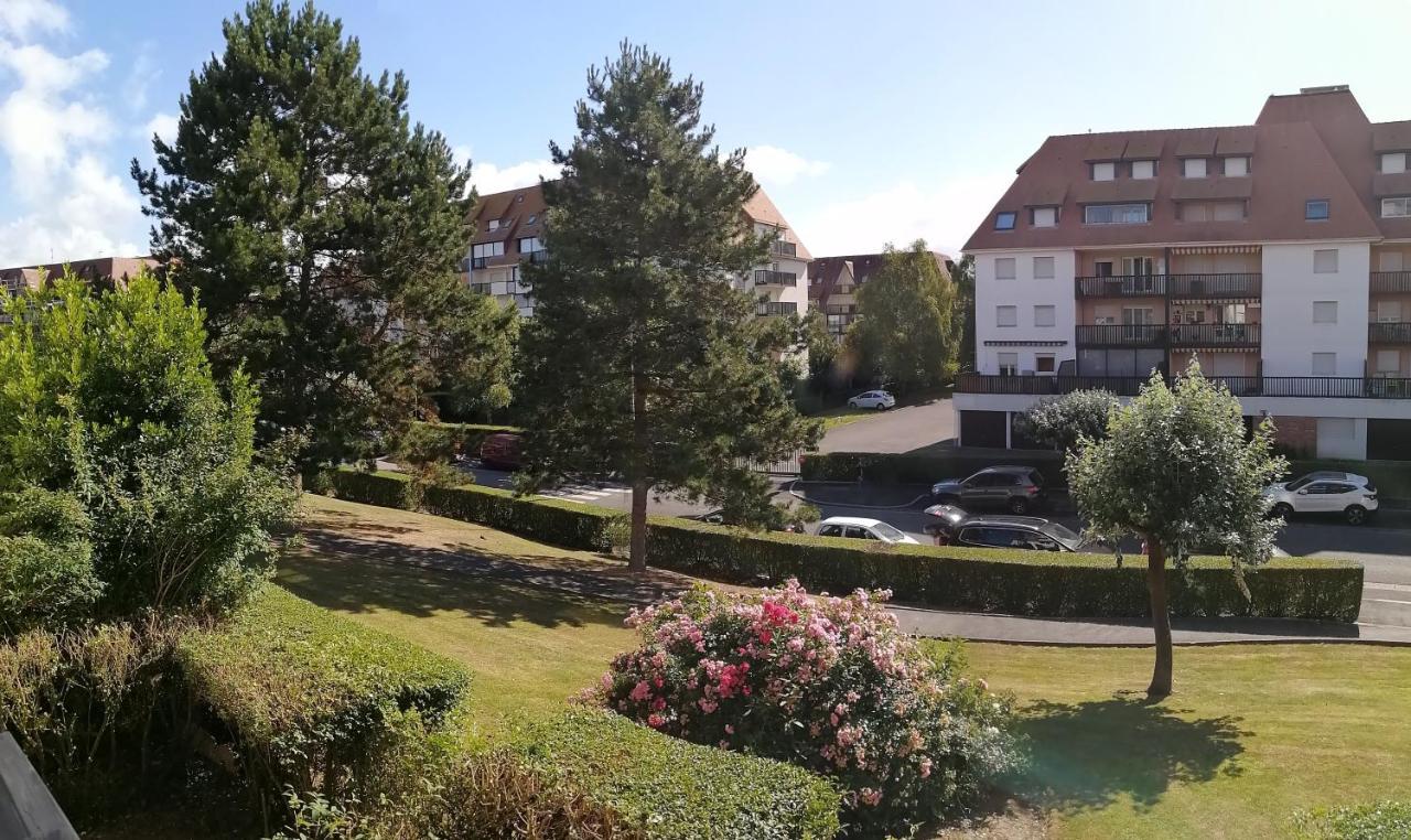 Appartement 2 pièces entièrement rénové Villers-sur-Mer Esterno foto