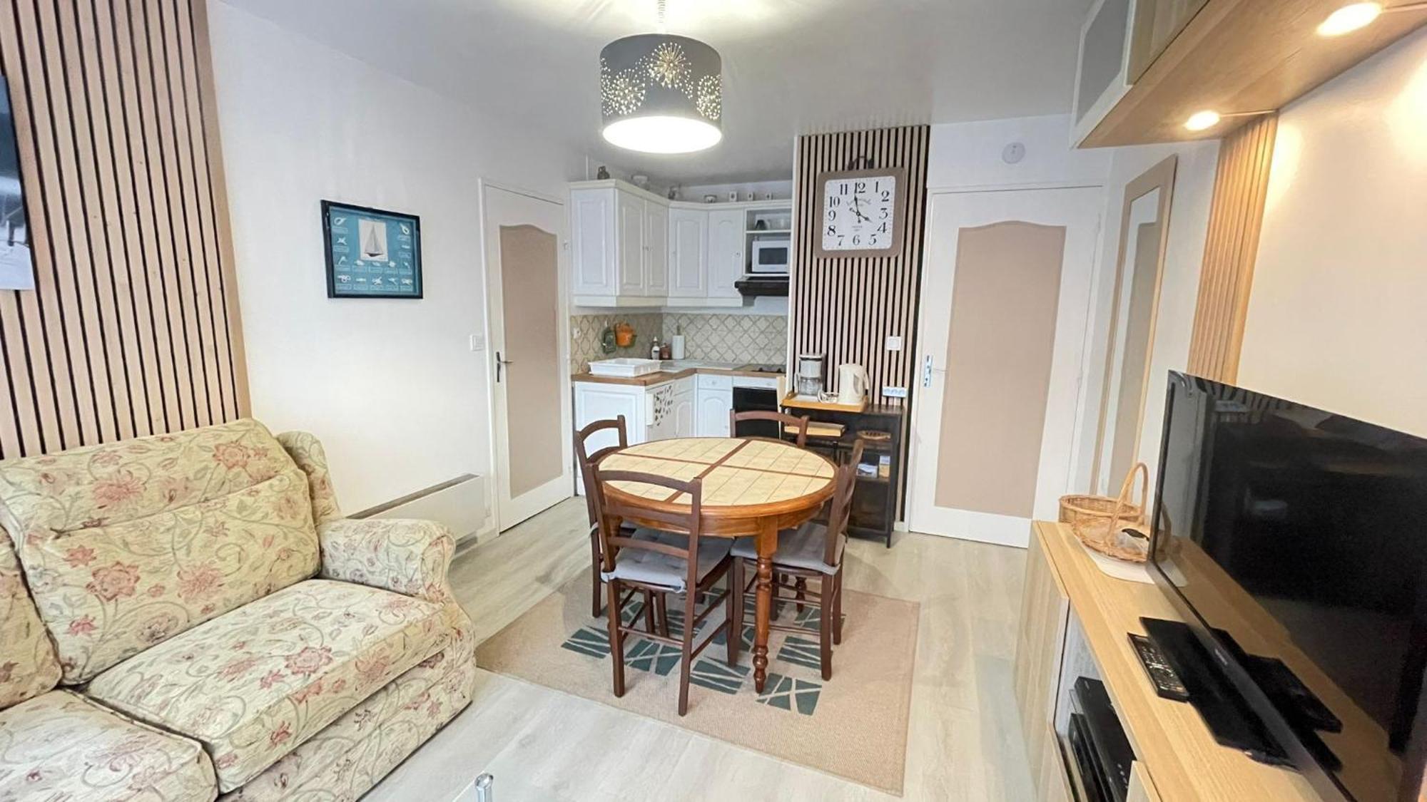 Appartement 2 pièces entièrement rénové Villers-sur-Mer Esterno foto
